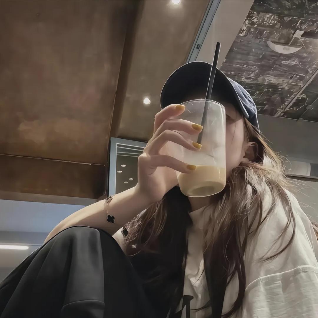 Nuyoah （字母反过来是好运）