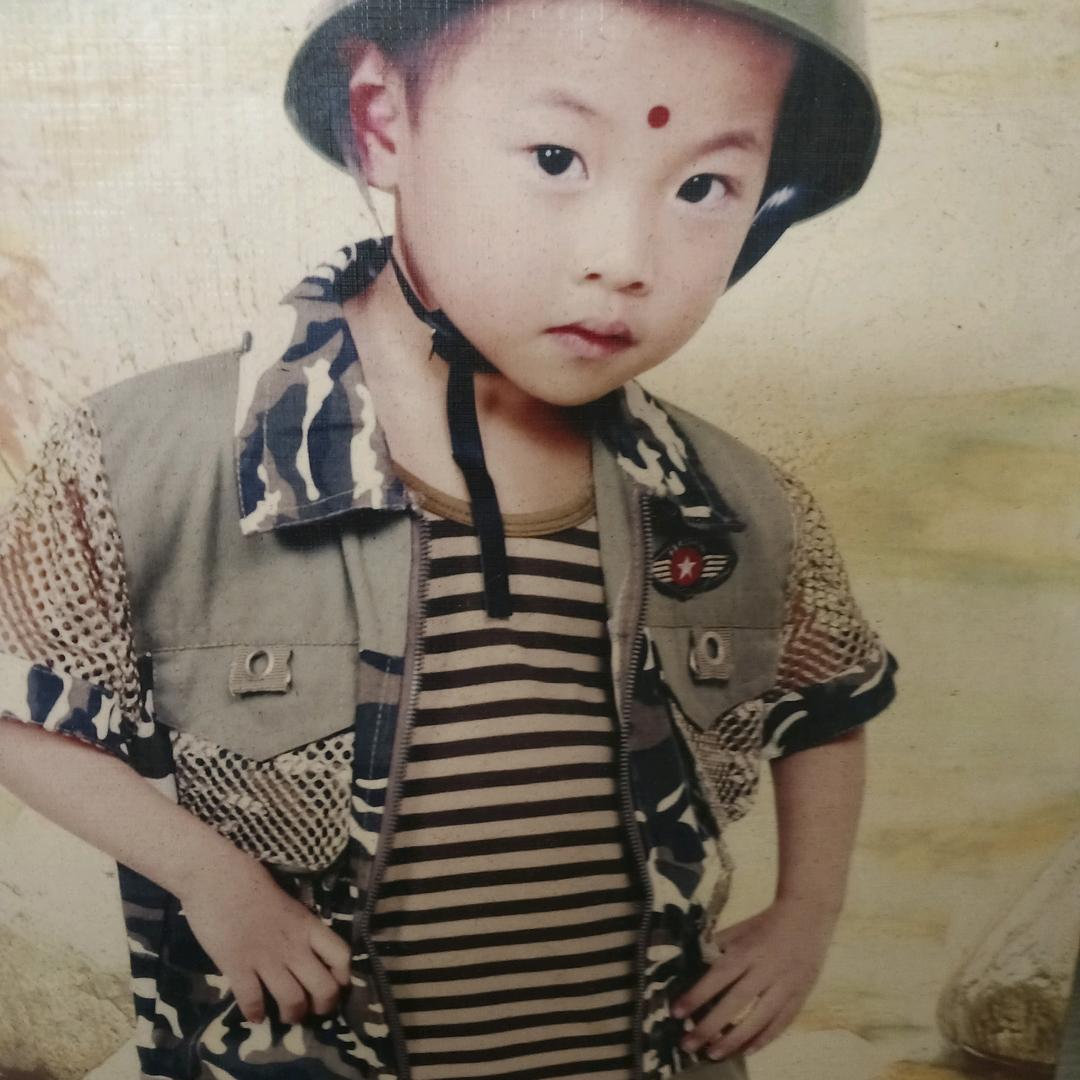 展翅翱翔高粱酒，震帆