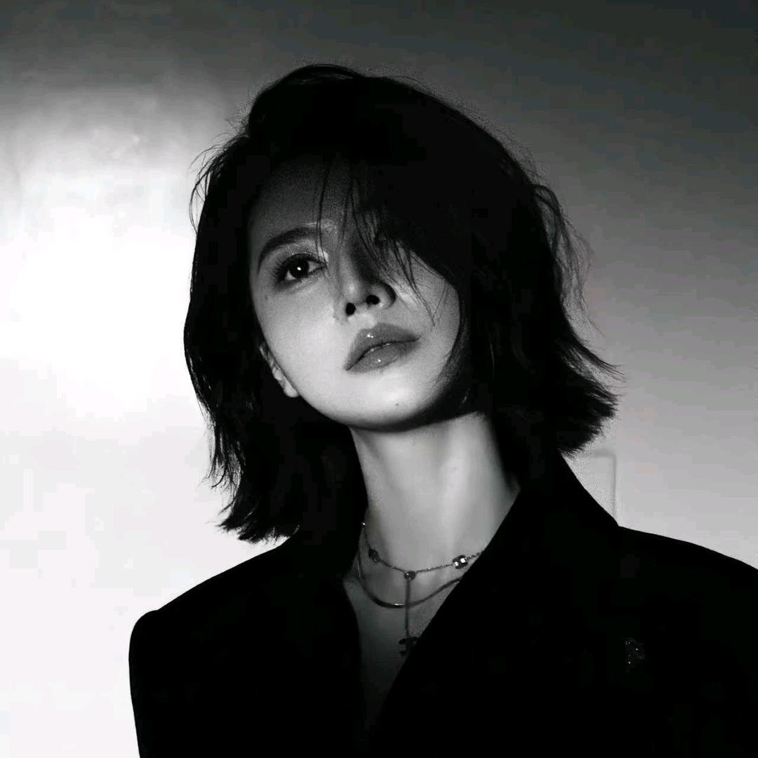 月月不吃鱼（穿搭小站）