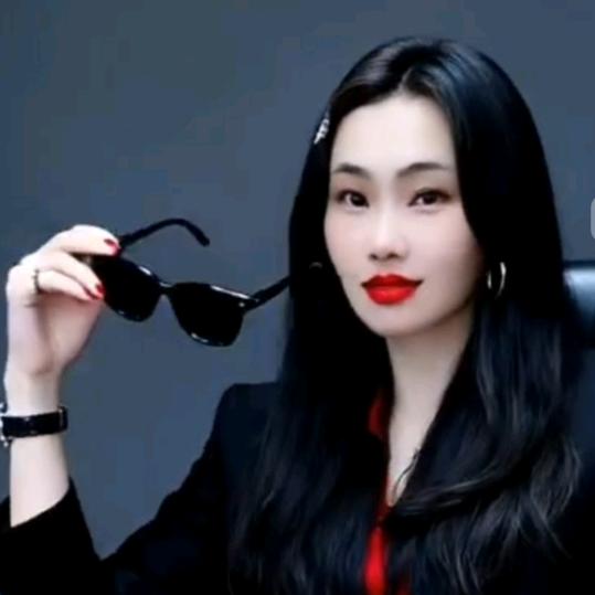 ﹏祗剩寂寞ゞ🍷（好想找个人养着我）