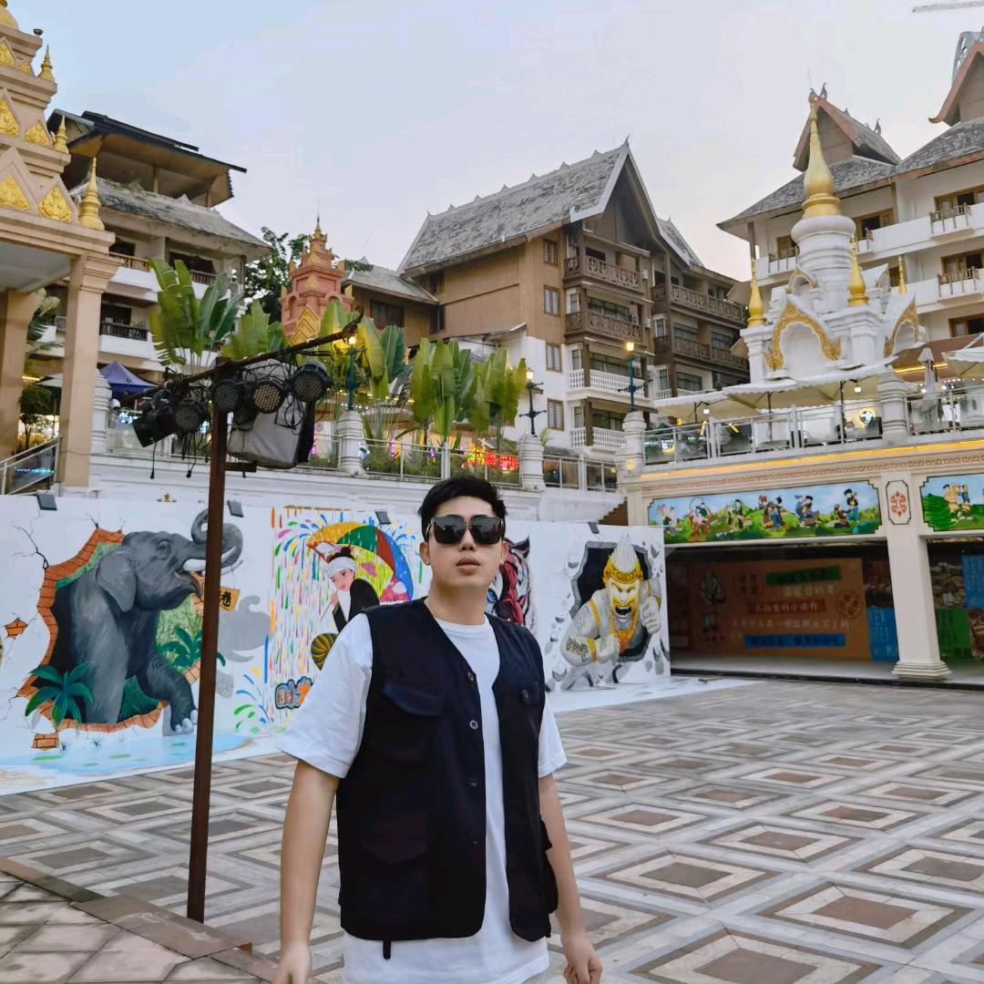 揽胜🚶🏻‍♂️