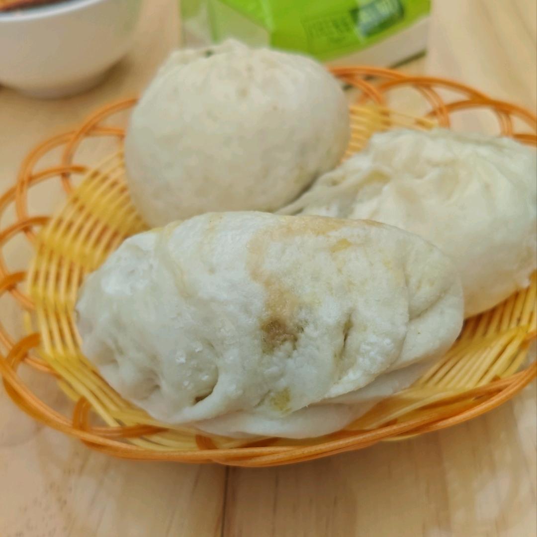 三只包子