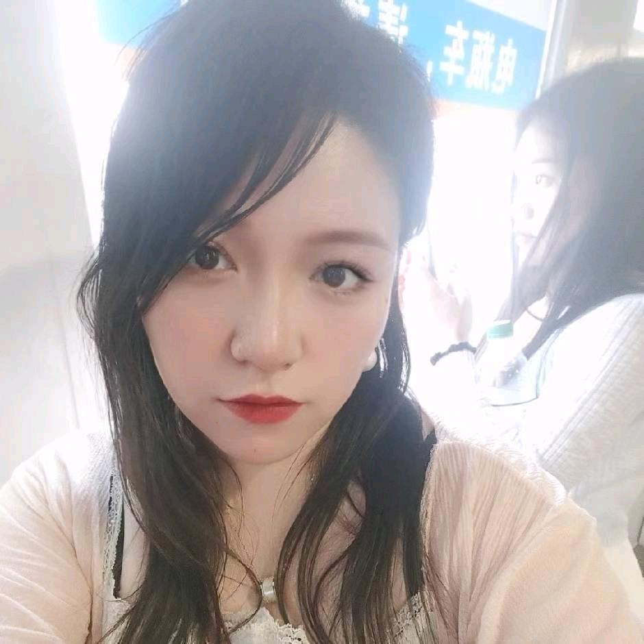 光伏新能源~郝倩倩