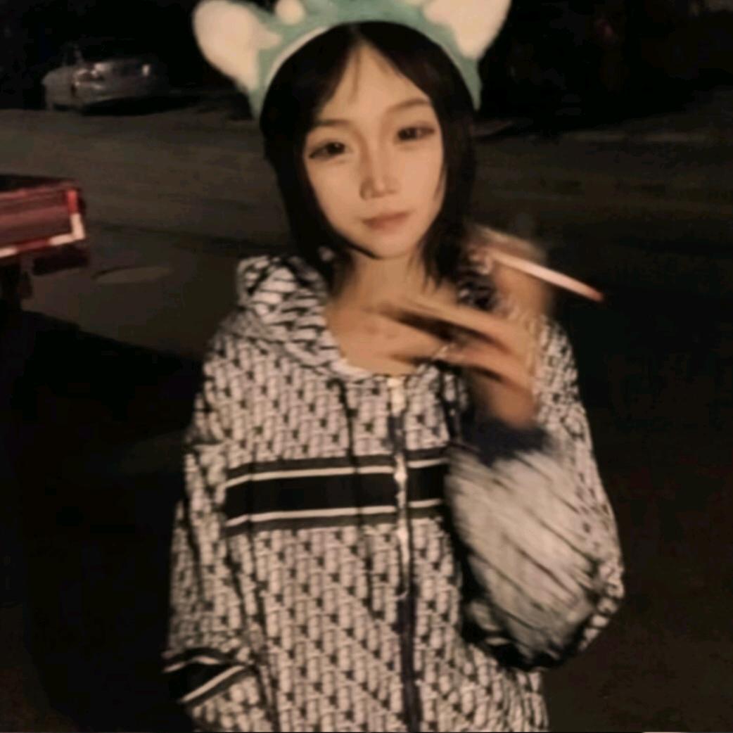 念琼  、