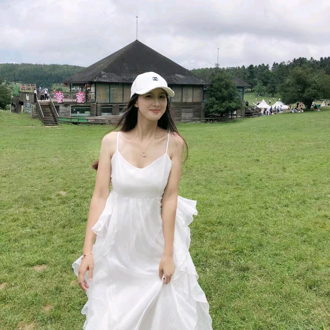 诗诗很奶斯