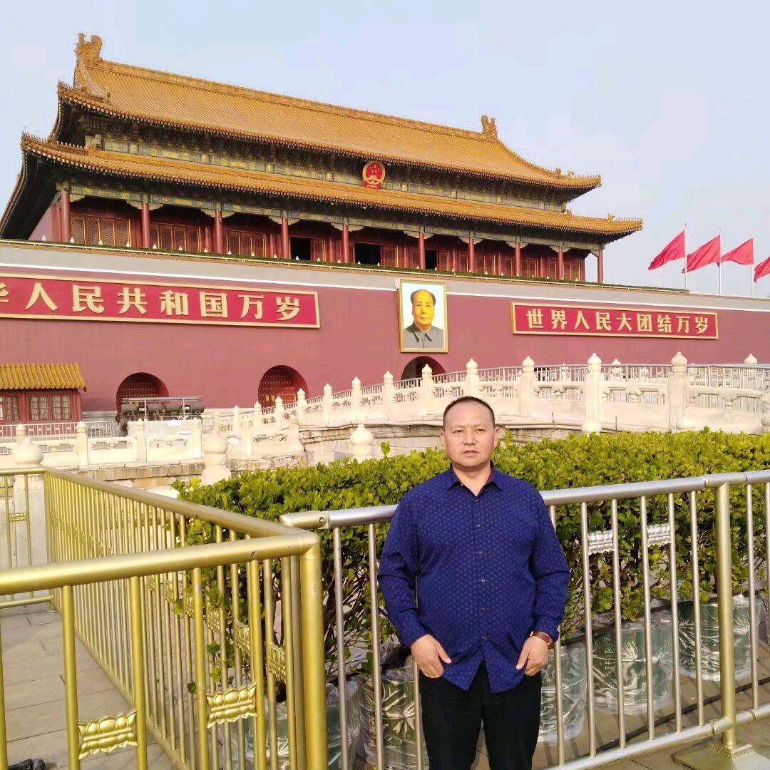 银鸿家具:臧泽铭