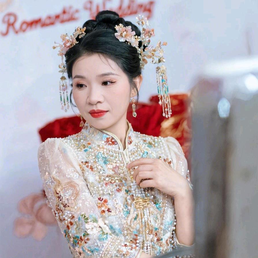 💕:এ浅笑不语🌹: 💕: