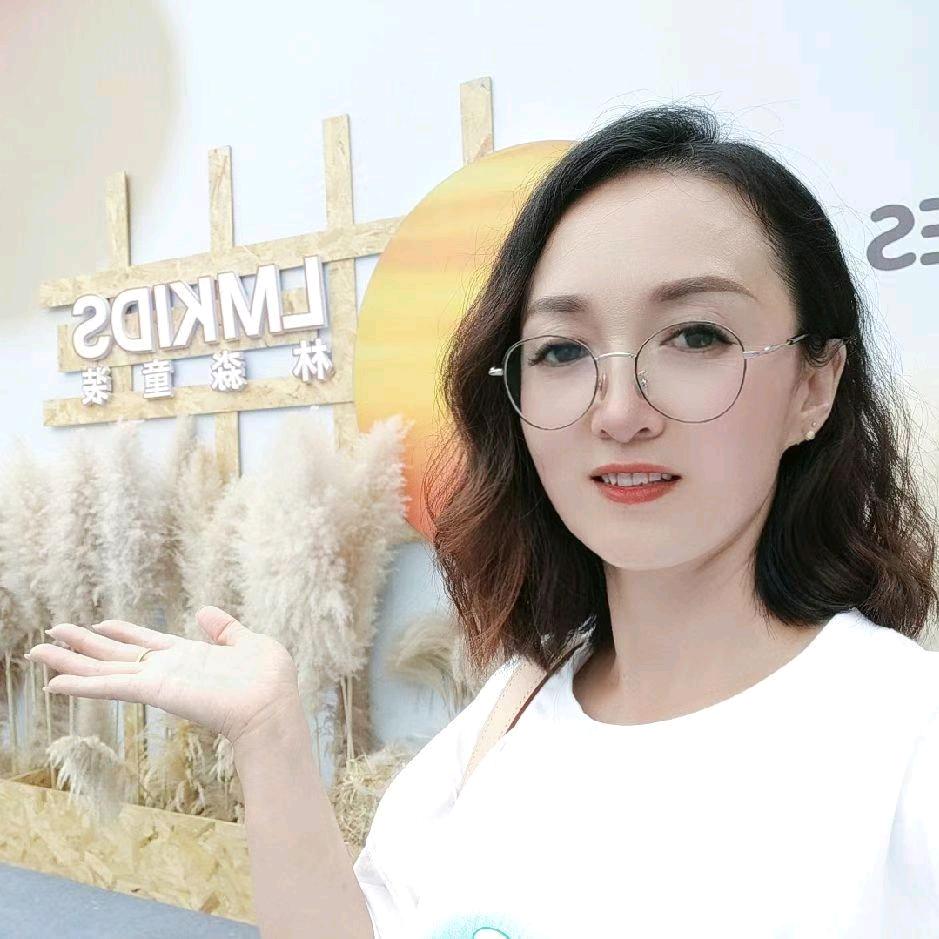 沙圪堵文化街林淼童装