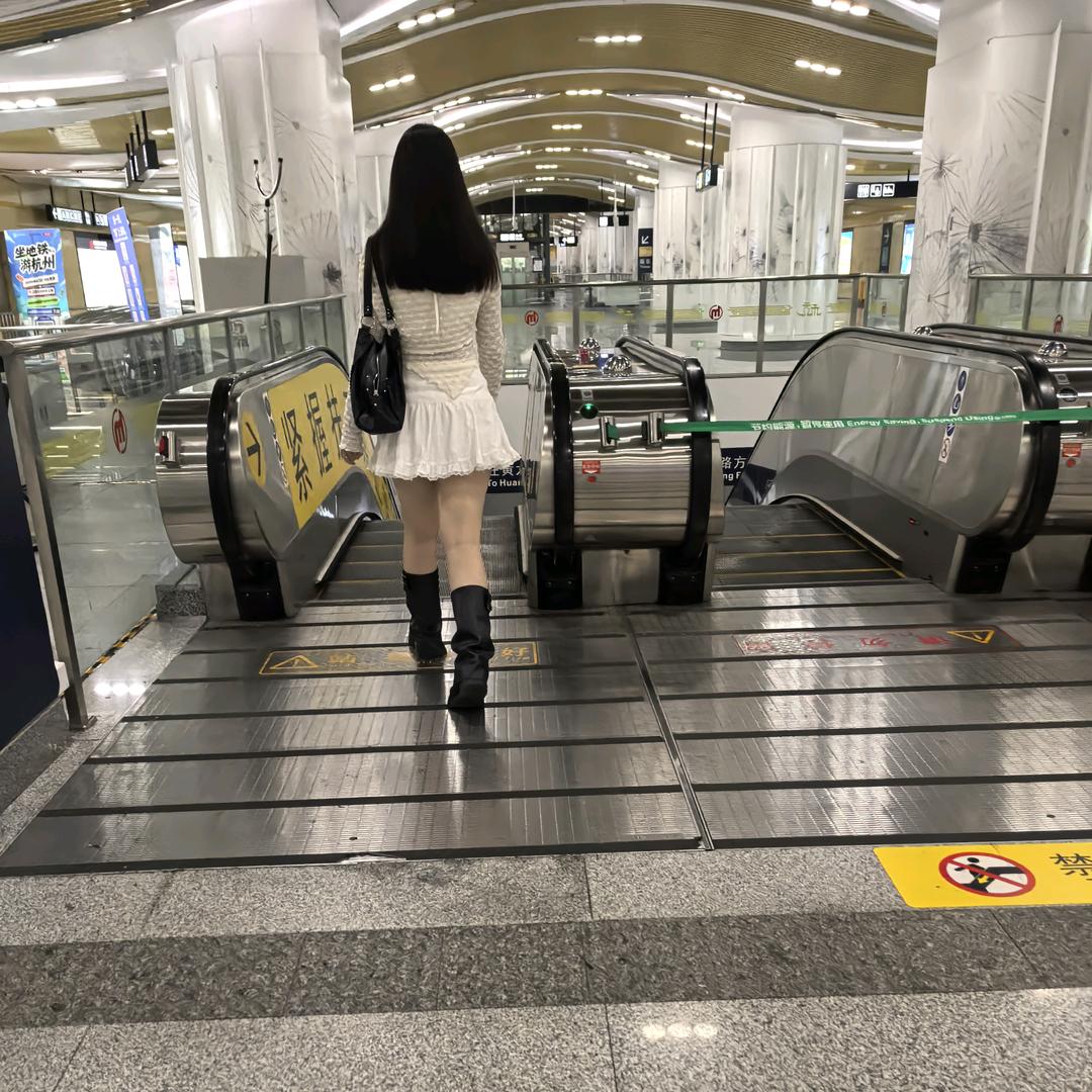 迎迎（杭州选房师）