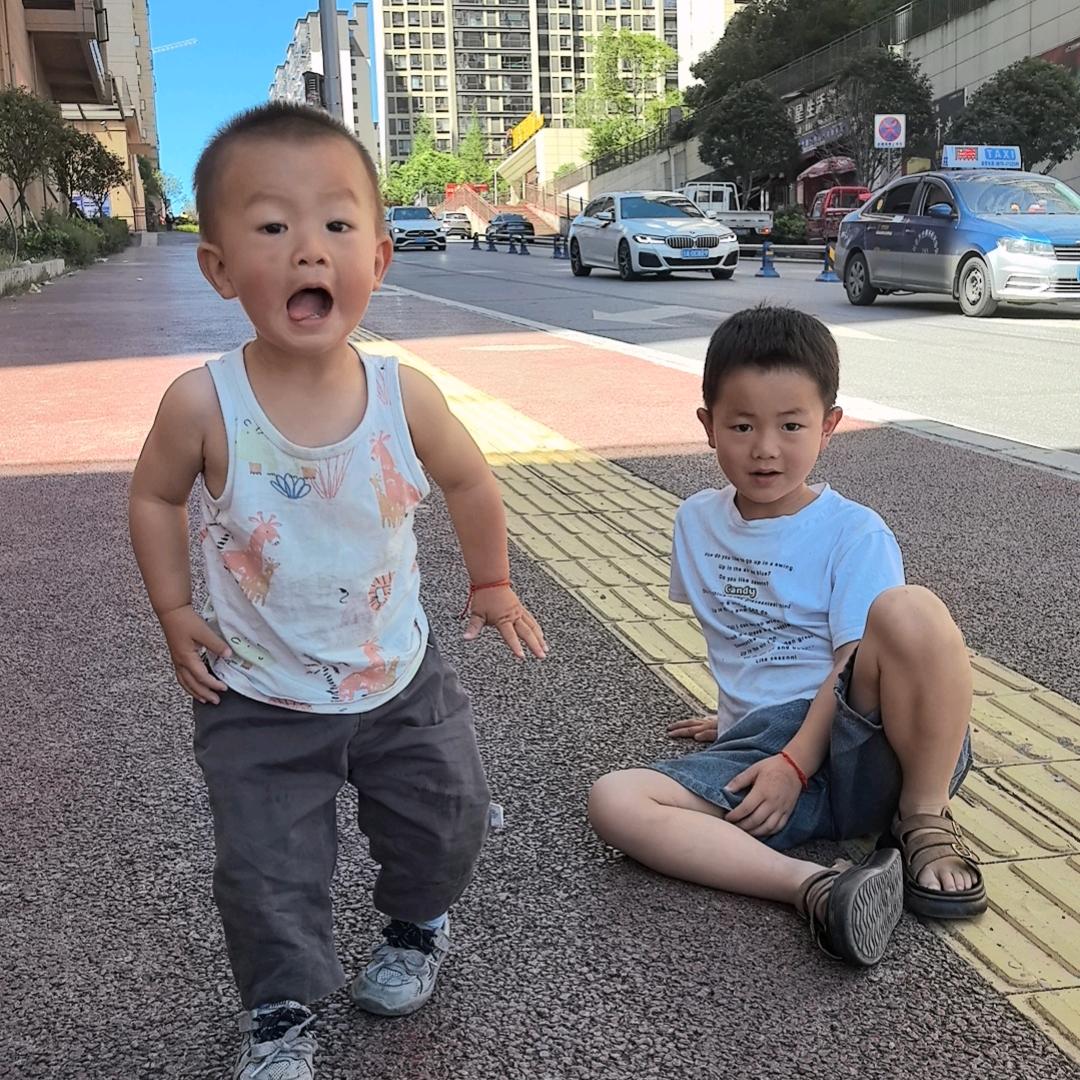 余平 镇雄雪花啤酒。郎酒代理 赵家酸汤猪
