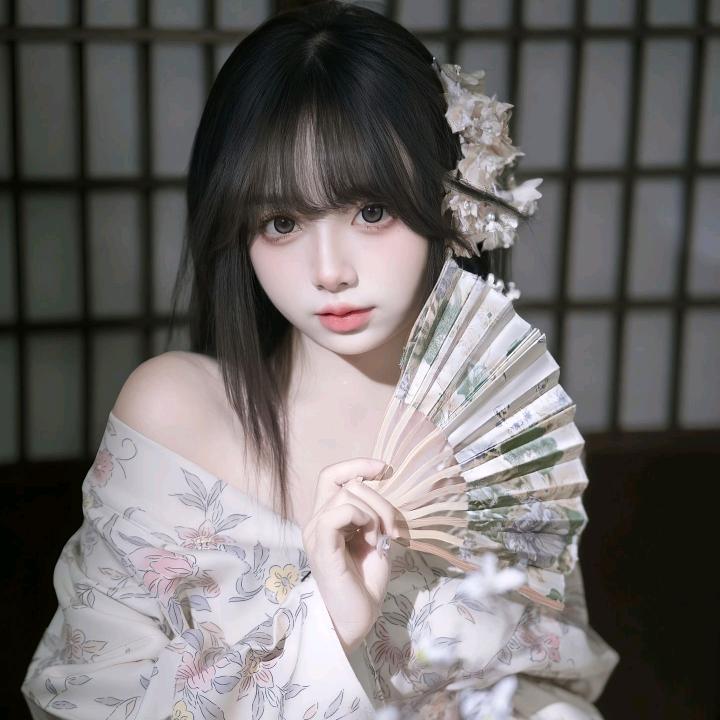 洛瑶.