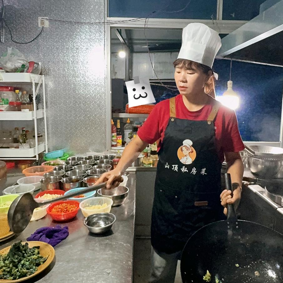 景洪山顶山茅野菜餐饮店