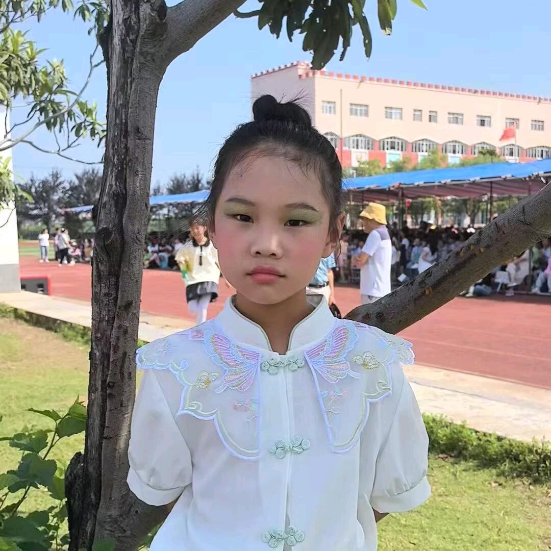 爰跳舞的小妹妹