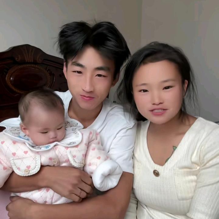 梅梅和阳阳爱唱歌