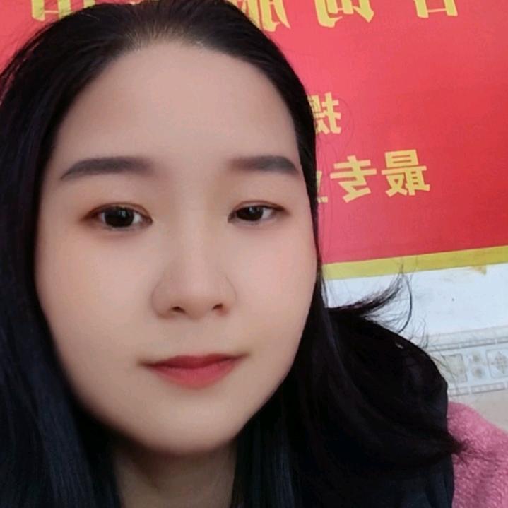 黄芳