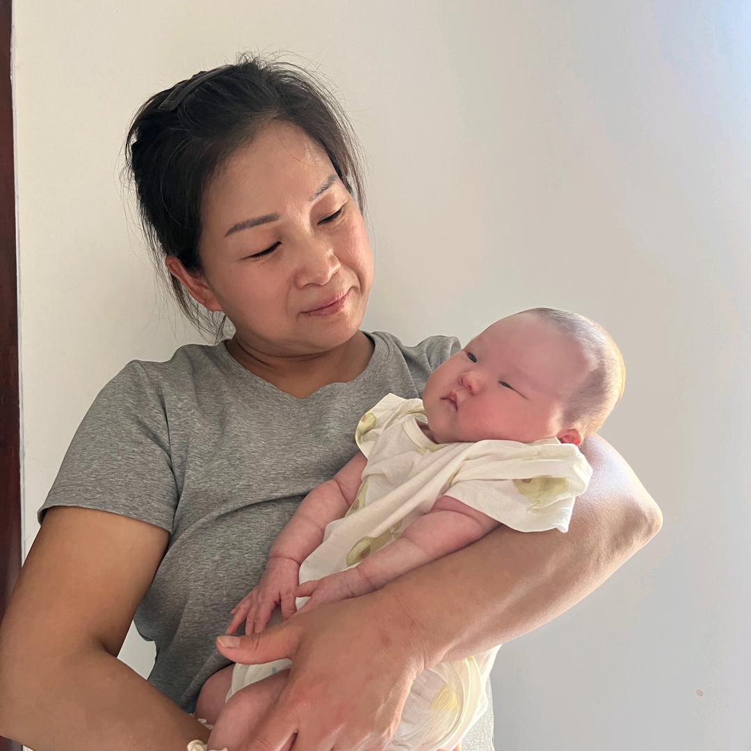 母婴护理师娟子