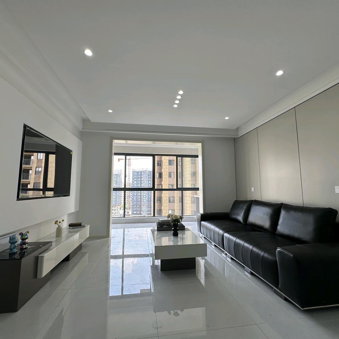 灵璧璧灵房地产(何姐)