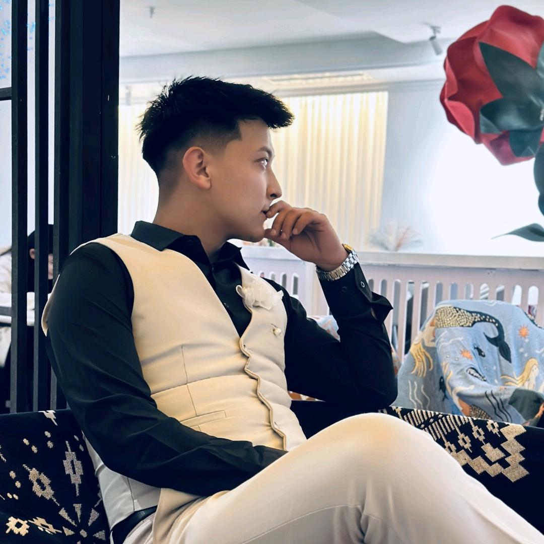 悦派对 KTV 经理:阿迪力