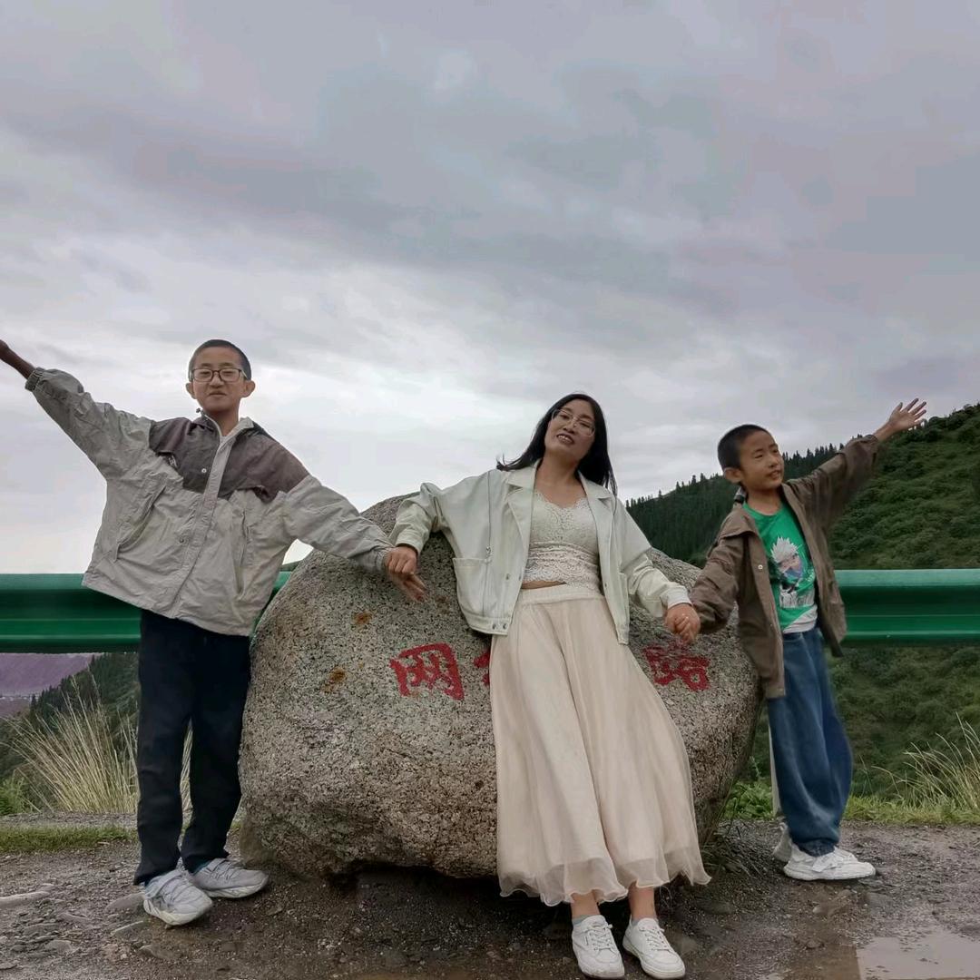 学渣儿和他们废物妈