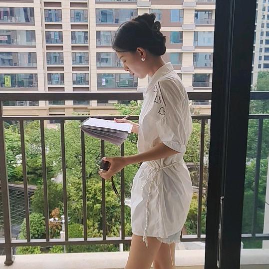 伊倔倔--酱种设计师