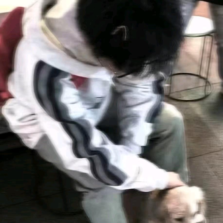 灰.