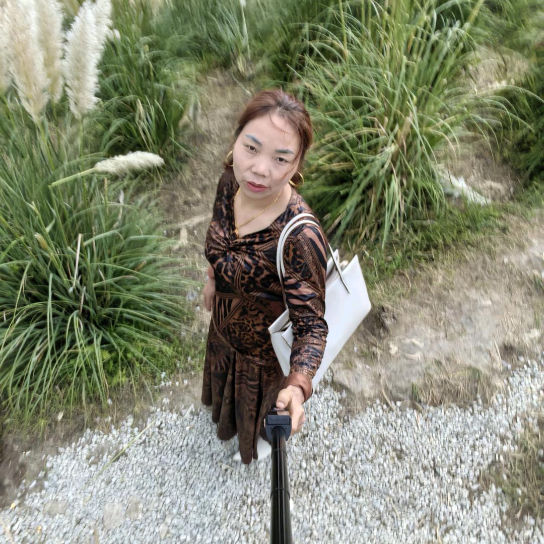 红果中志柴火胡辣椒农贸市场12号