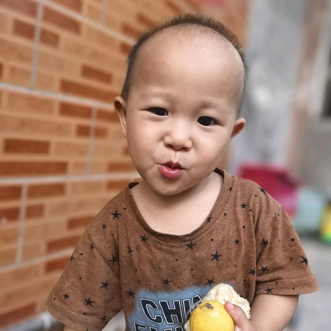 在南宁开小挖机大叔