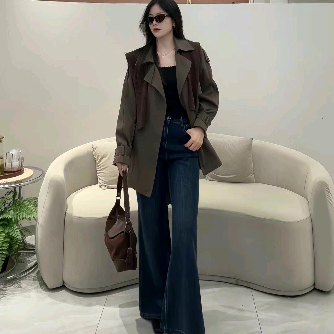 服装店的女孩子，