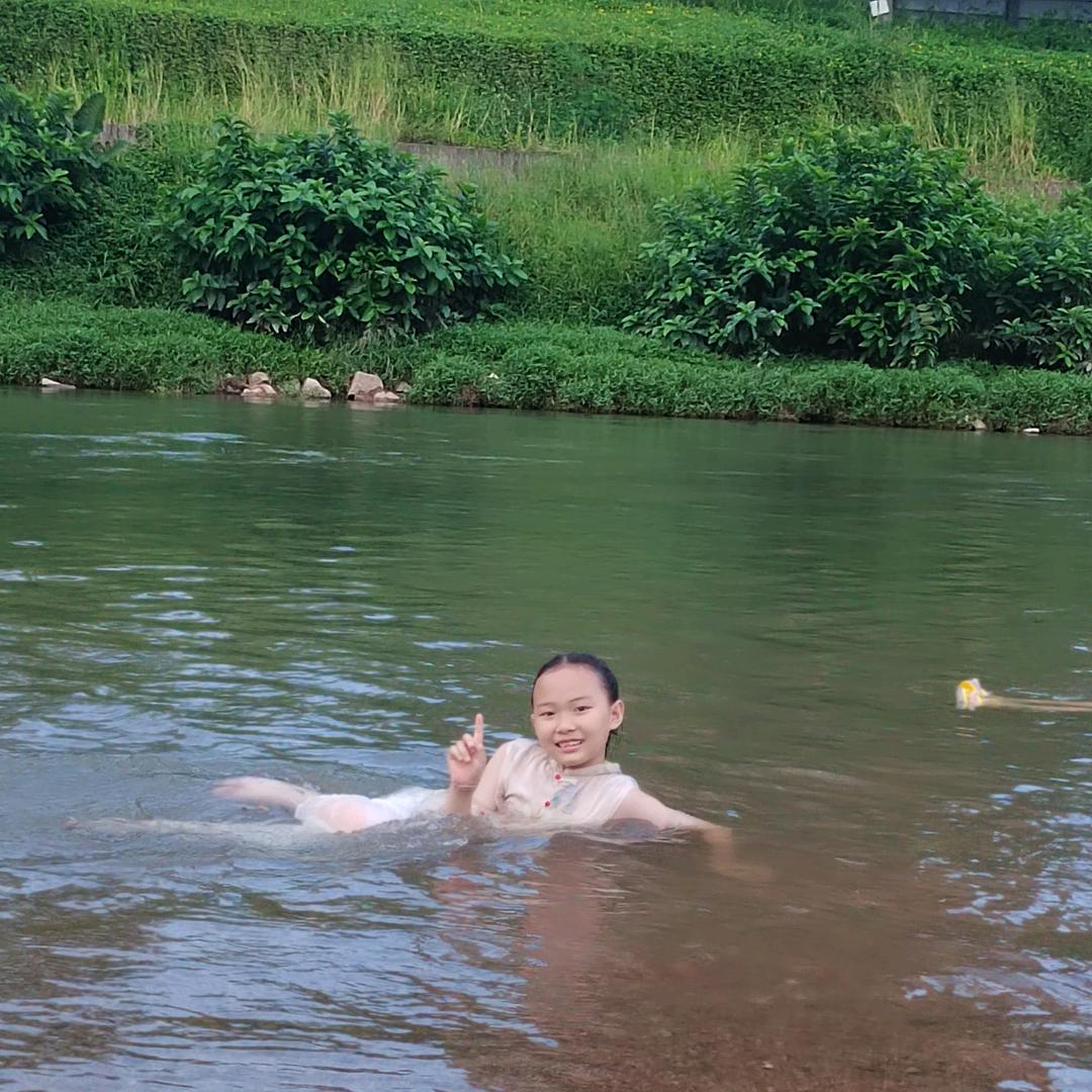 雨彤彤