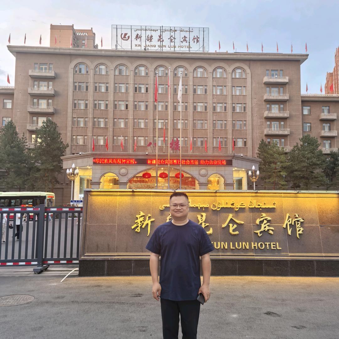 警恒黄金煌