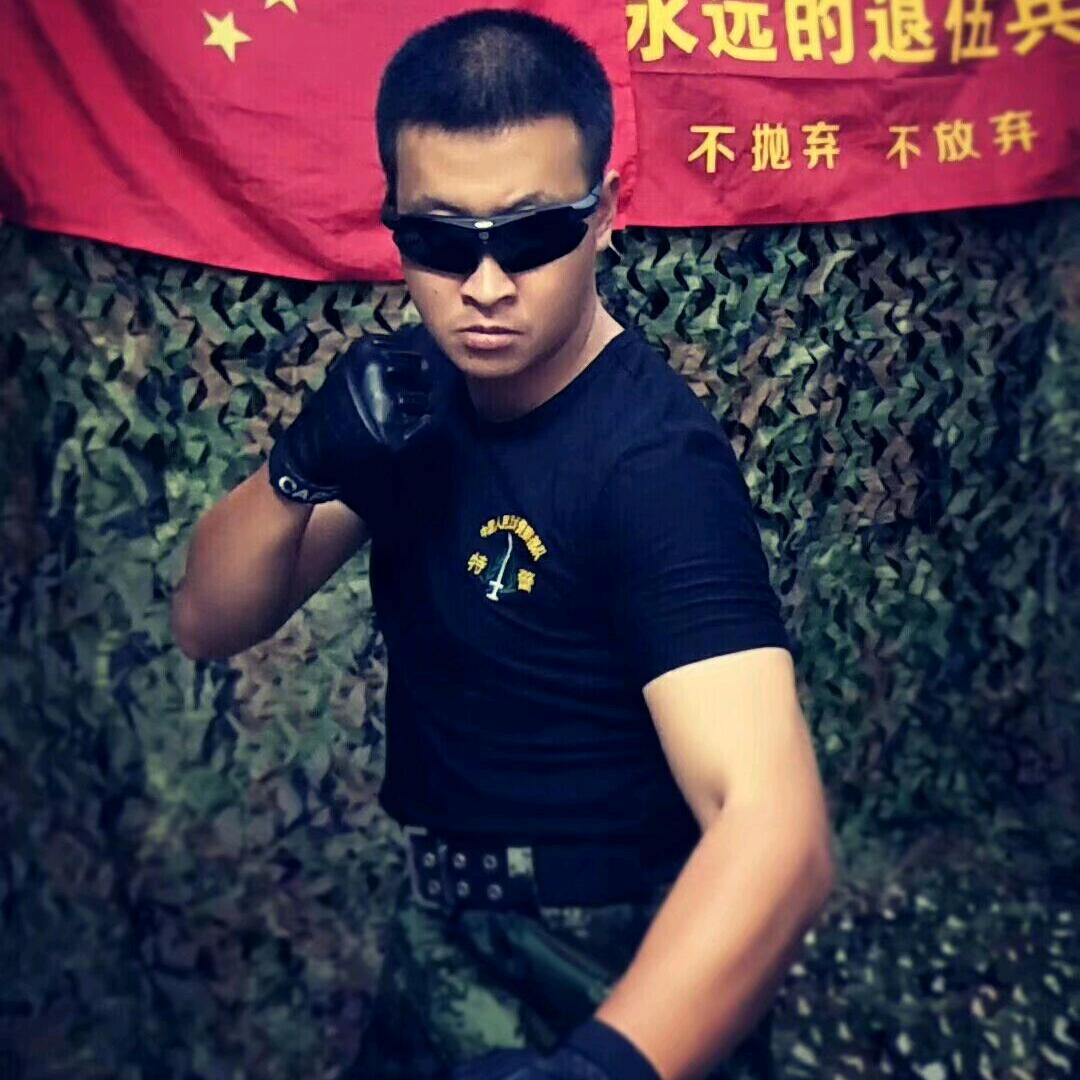 🇨🇳 凶狼班长 🇨🇳