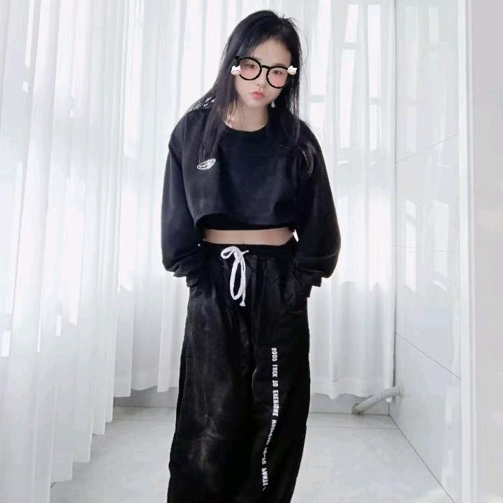 张小月《舞》