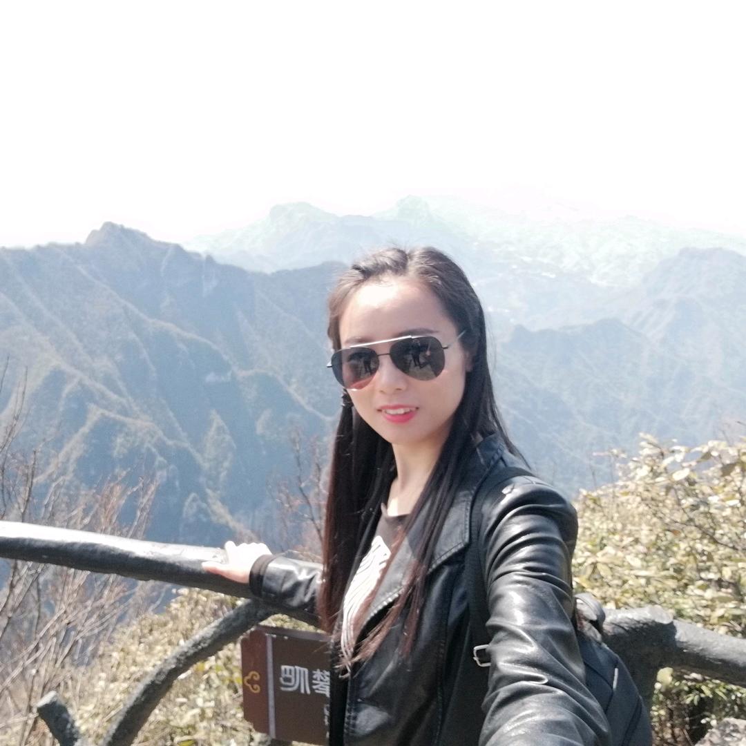 卖眼镜的小姐姐