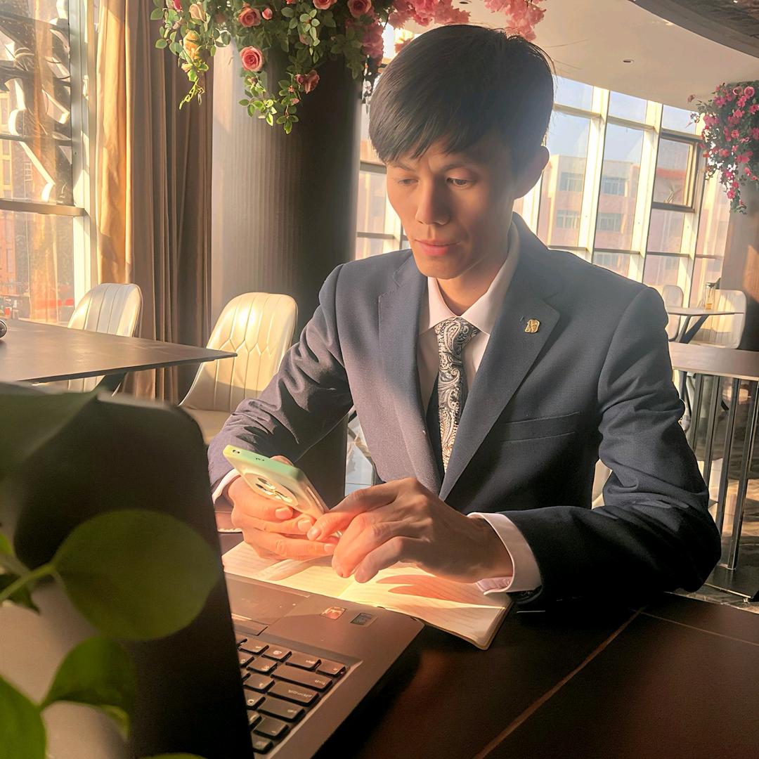 云潇栖梦店长刘定平