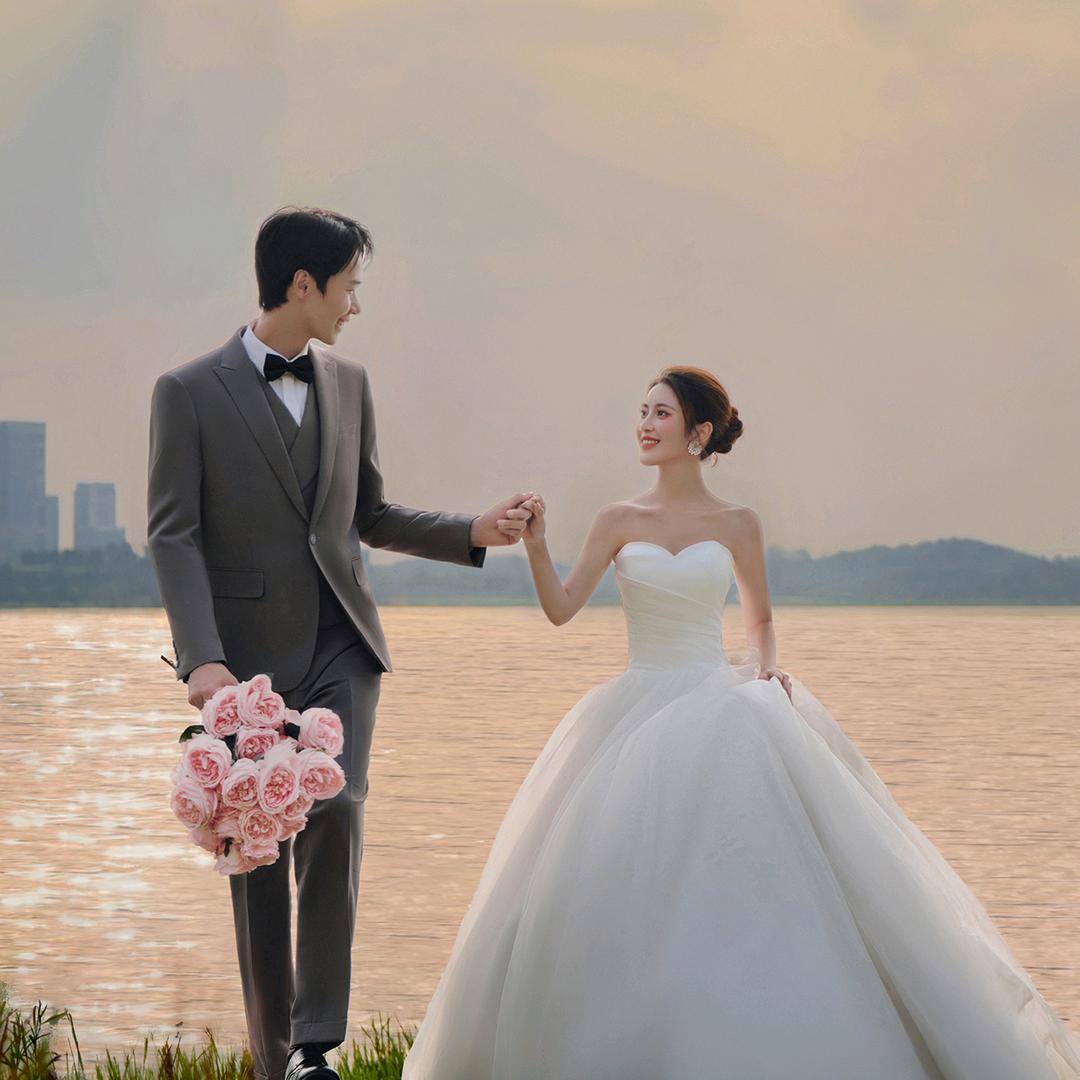 女王风尚婚纱摄影