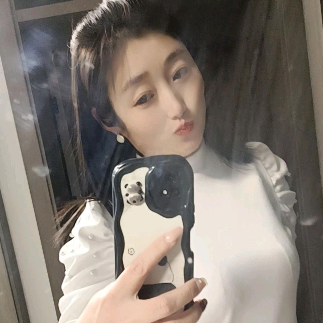 ᕙ(`▿´)ᕗ旺旺小小苏ᕙ(`▿´)ᕗ