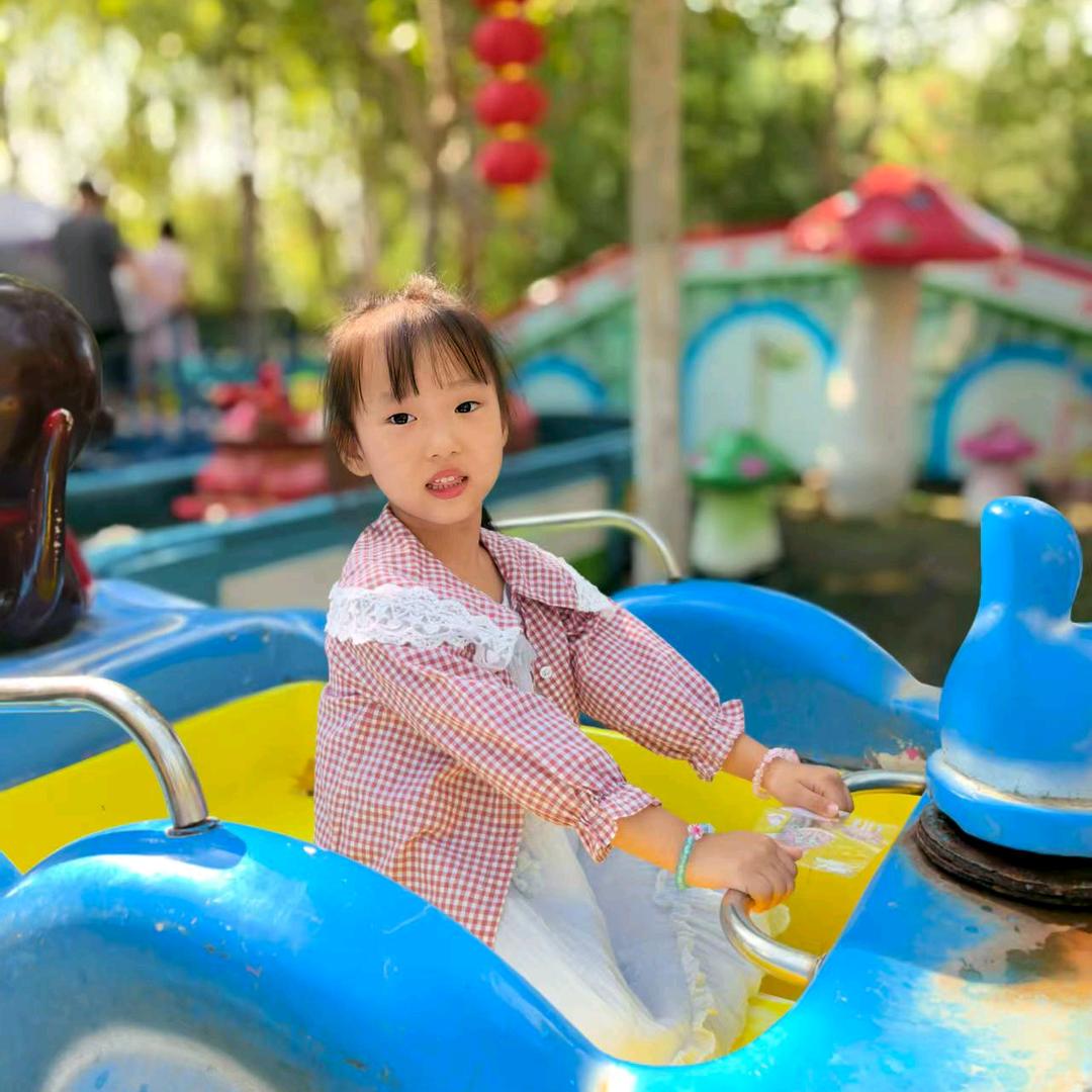 冀彩宝_