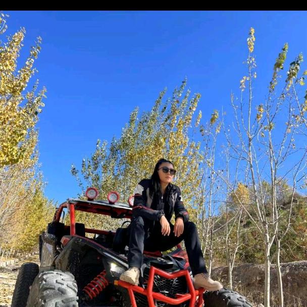 喝茶骑摩托的黑妞