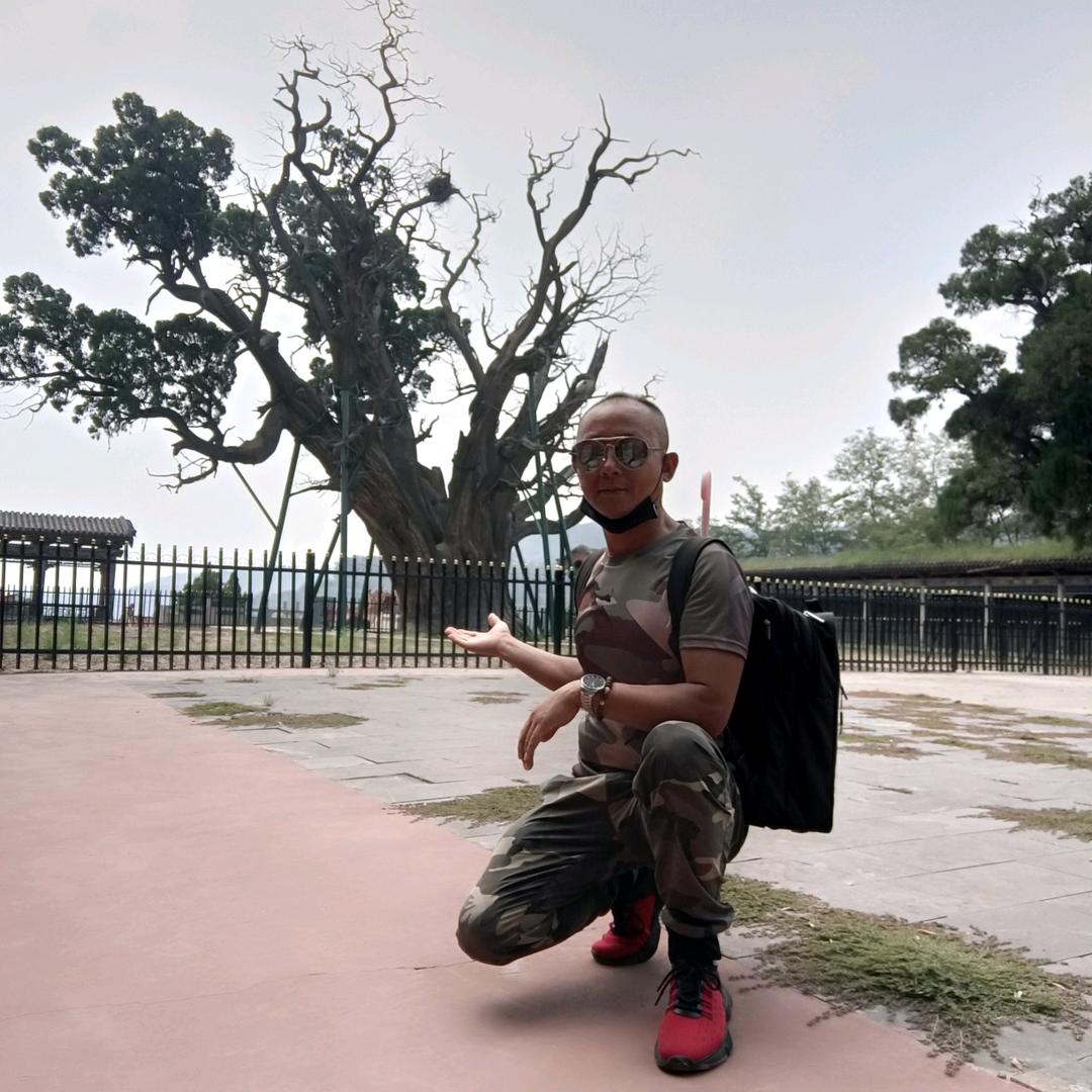 童童玉玉（旅行家）