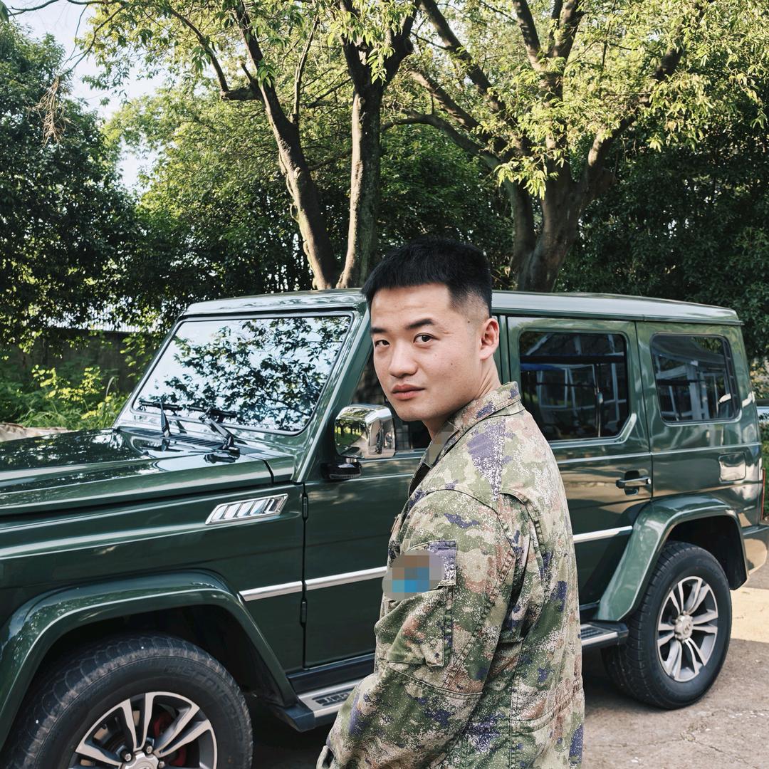 澳子（妮哥和狗）