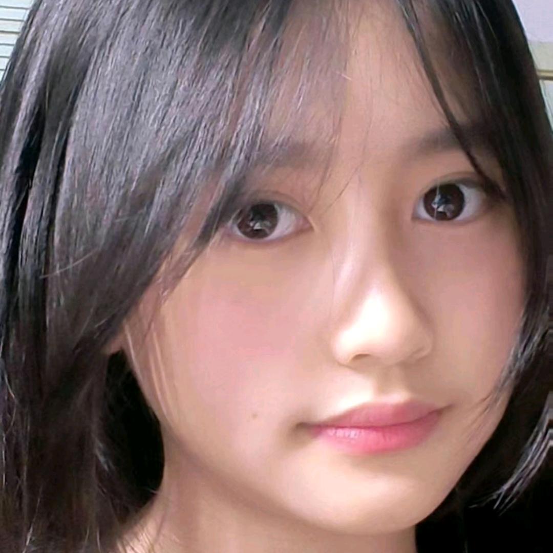 发光的少女