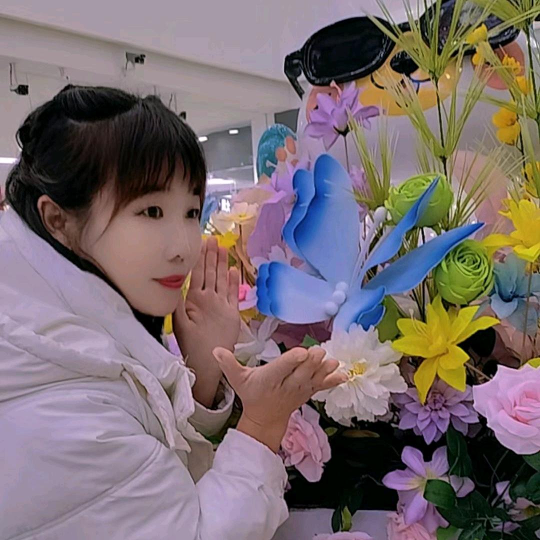 幸福的小猪不会哭🌺