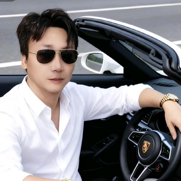 🚌开公交车的大叔🚌