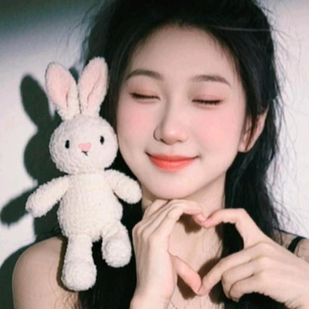 Ccc笑的好甜