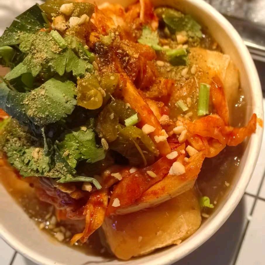 八克泡菜臭豆腐，鸡柳卷饼