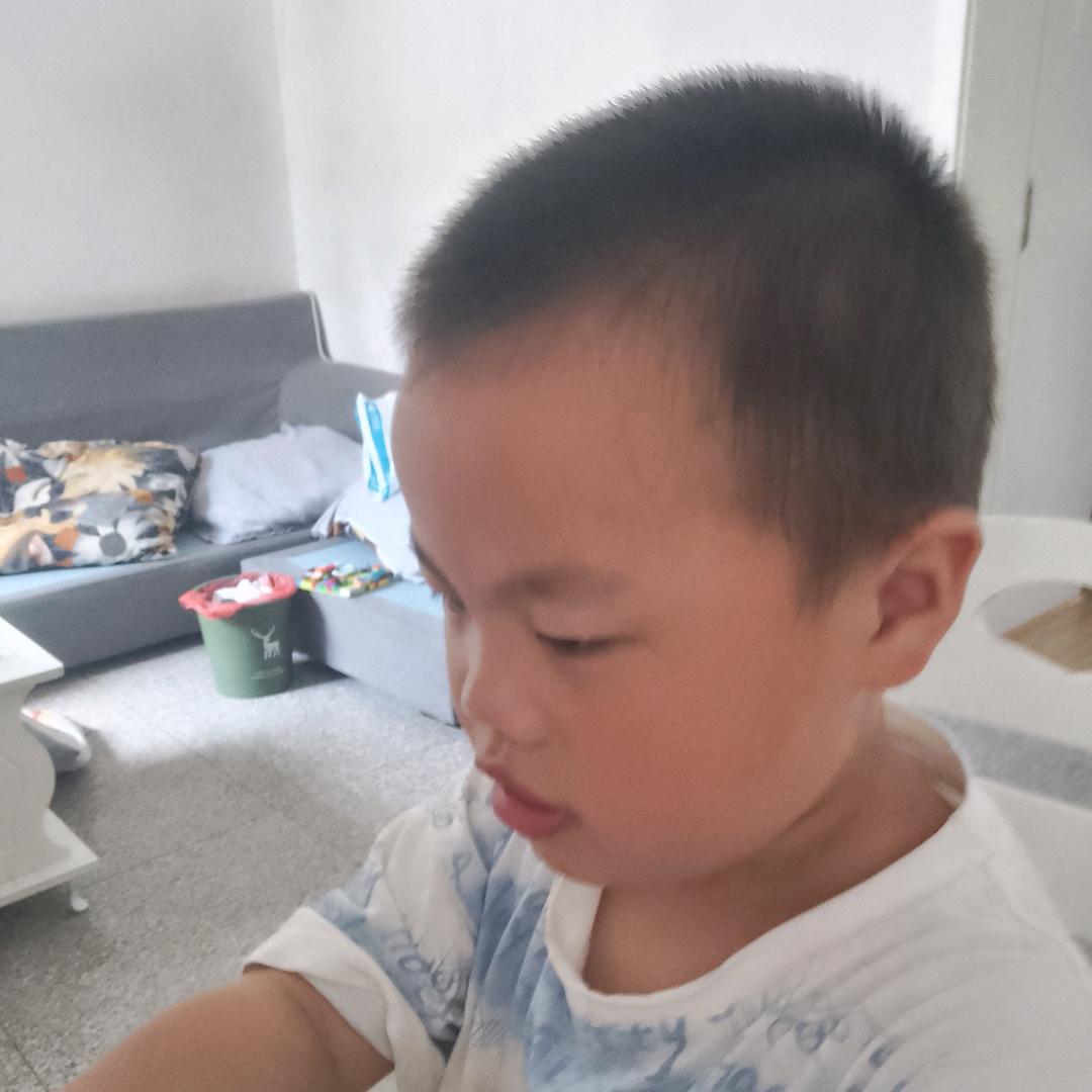 小萌男