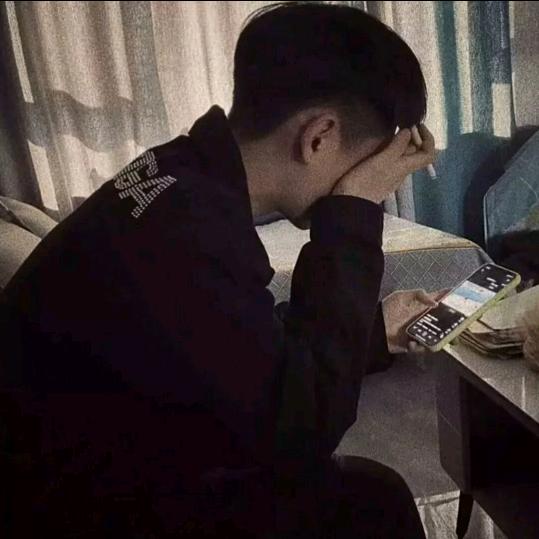 李七月