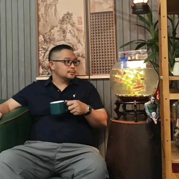 劉由余香（手冲咖啡）