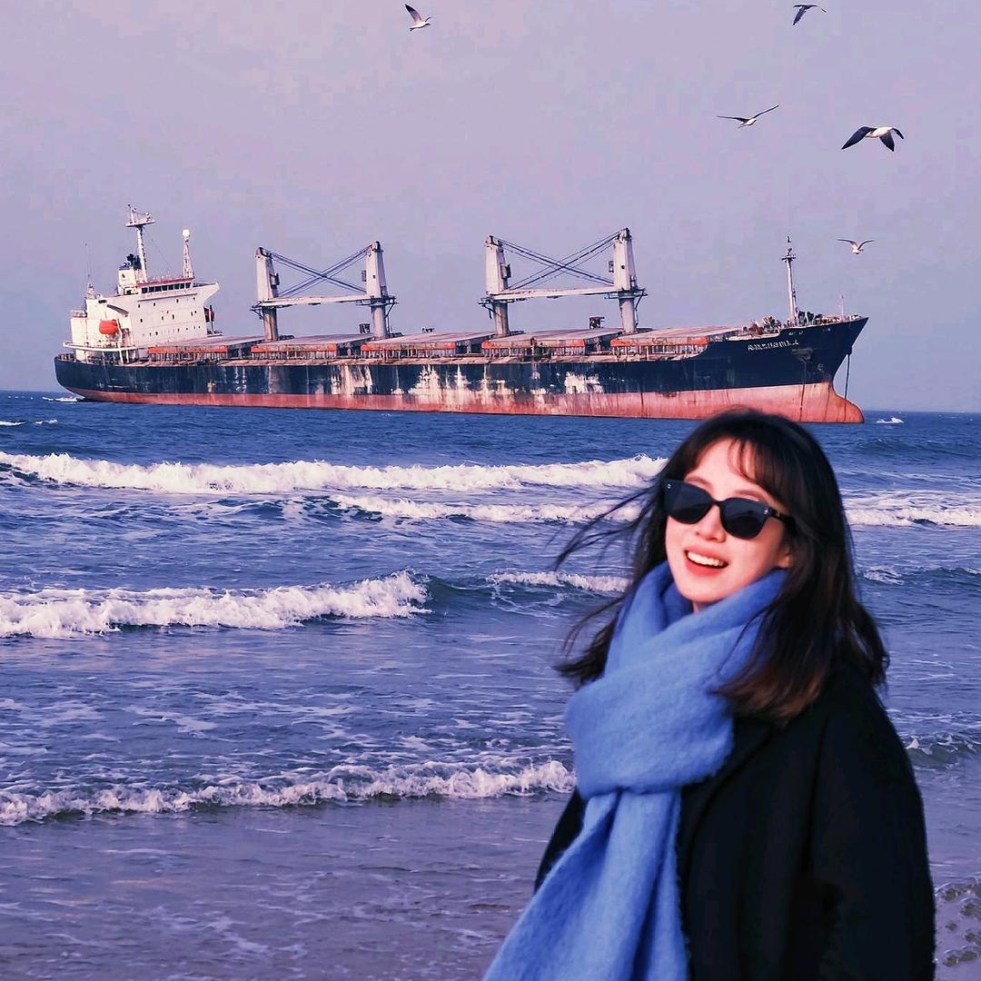 月亮上的垂耳兔