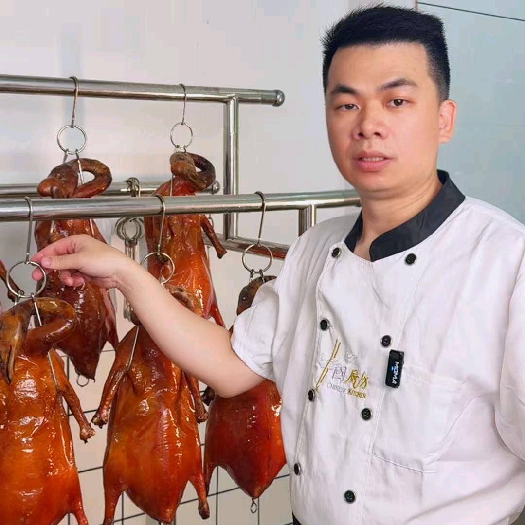 何师傅炭炉烧鸡